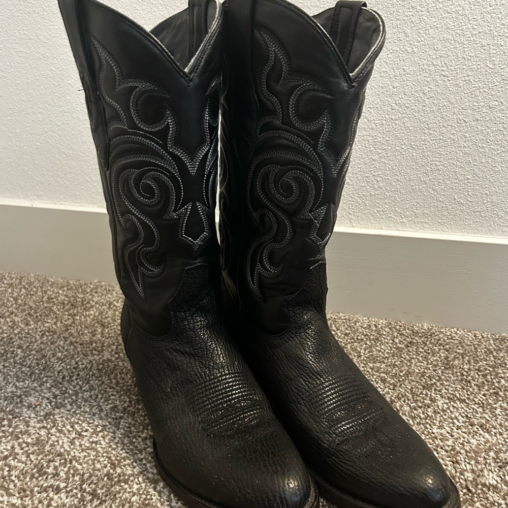 Black Leather Cowboy Boots with Decorative Stitching